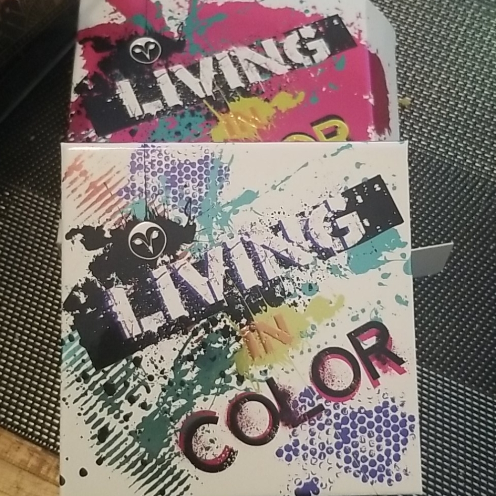 Living colour palette